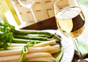Ontdek het Aspergeseizoen met het Frisse Witte Wijnpakket van Taste The Grape
